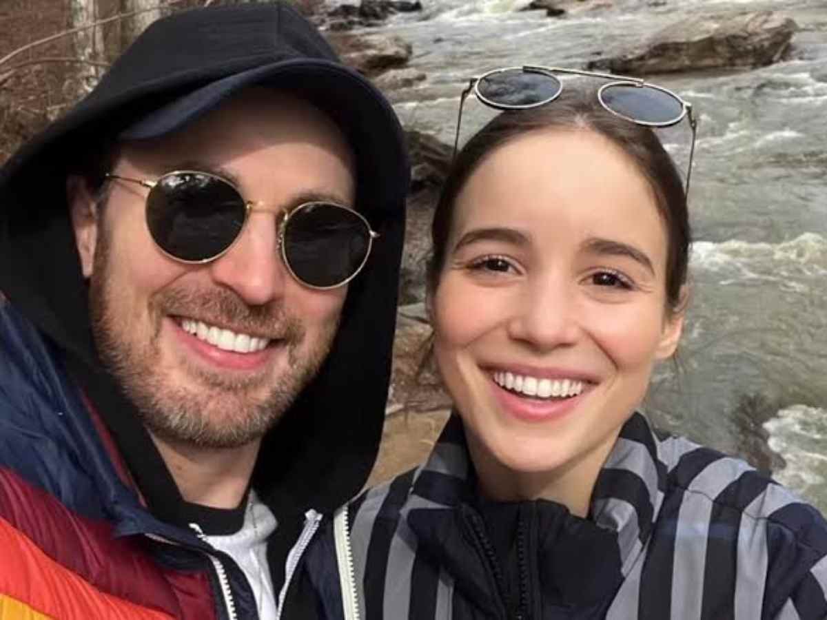 Captain America Chris Evans Ties the Knot in Secret Ceremony