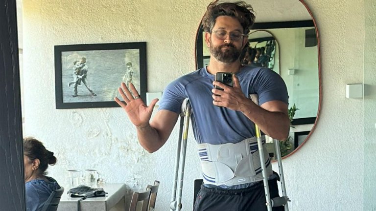 Hrithik Roshan poses with crutches after muscle injury