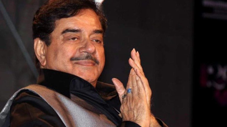Shatrughan Sinha hospitalised after suffering pain in the rib region
