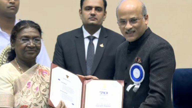 Sooraj Barjatya wins National Award for Best Director for Uunchai
