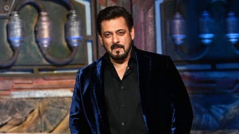 Salman Khan heads to Hyderabad for Sikandar shoot