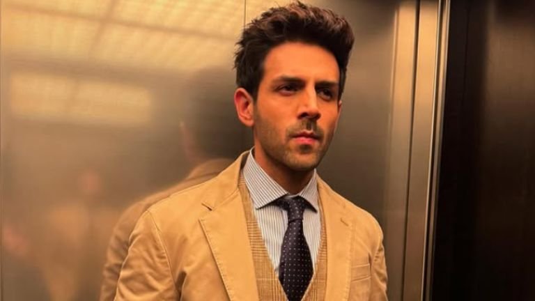 Anurag Basu teams up with Kartik Aaryan in his next film