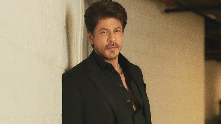 Shah Rukh Khan Motivates KKR Members Ahead Of IPL 2025