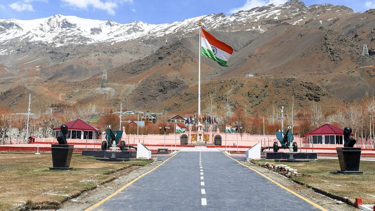 Colonel Thapar’s vist Kargil every year to honour his martyred son